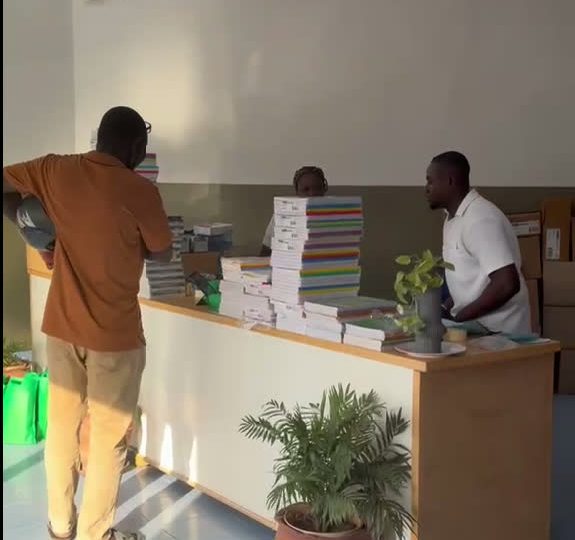 Rentrée 2026 : les familles récupèrent leurs kits scolaires au dépôt Te Raaga de la ZAD
